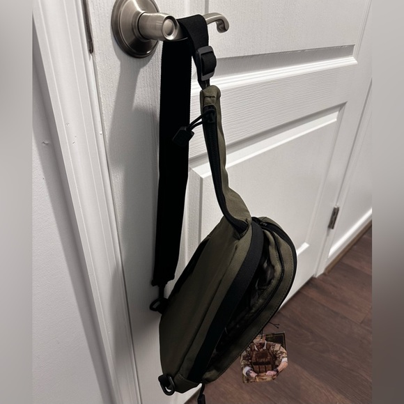 Highland Tactical EXPO Molle Webbing Crossbody Bag Adjustable Sling Bag - Green - Picture 4 of 15